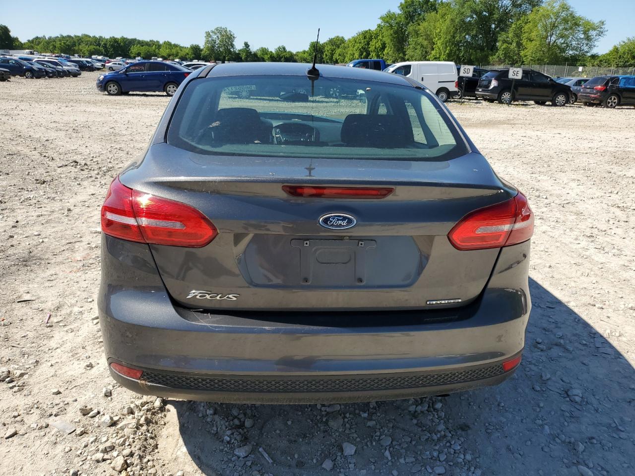 2016 Ford Focus S VIN: 1FADP3E26GL211744 Lot: 56952174