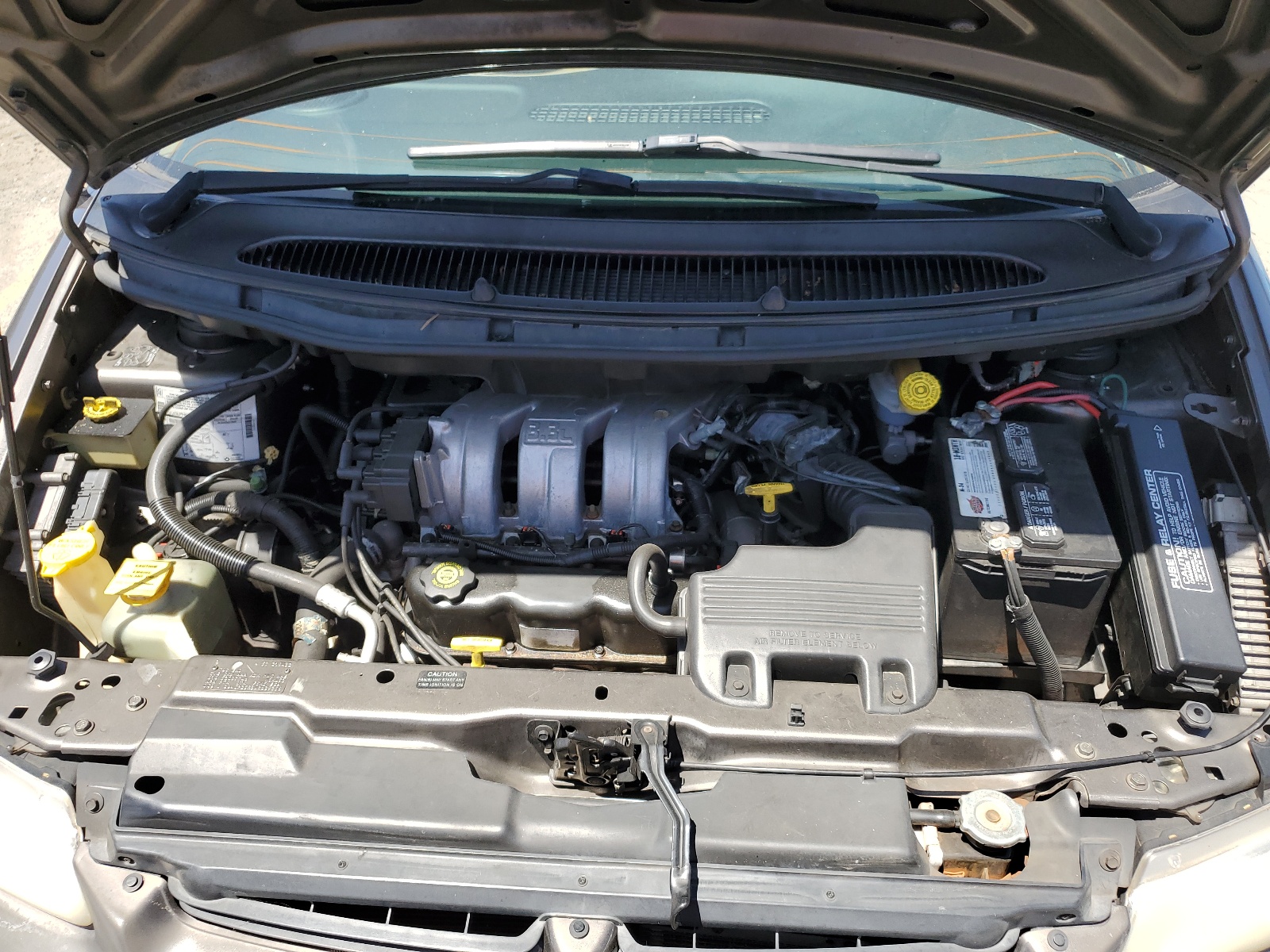 2B4GP25R3WR629258 1998 Dodge Caravan