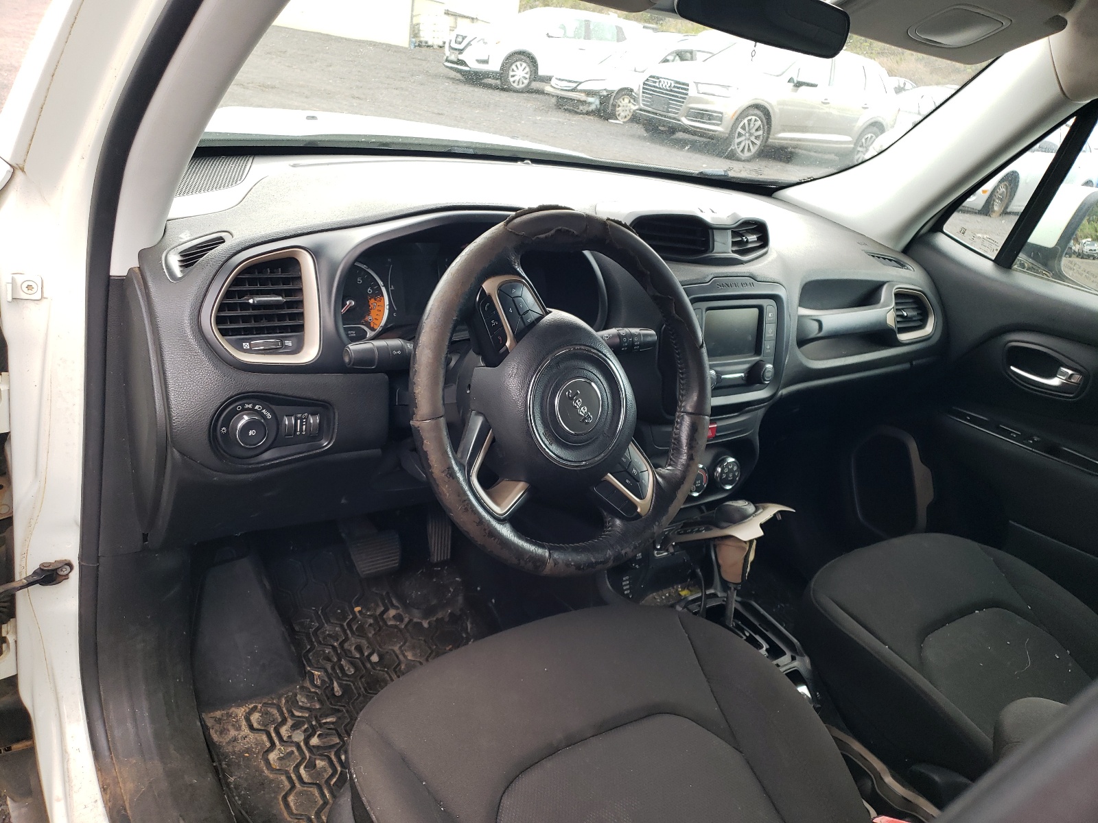 2016 Jeep Renegade Latitude vin: ZACCJBBT0GPD07556