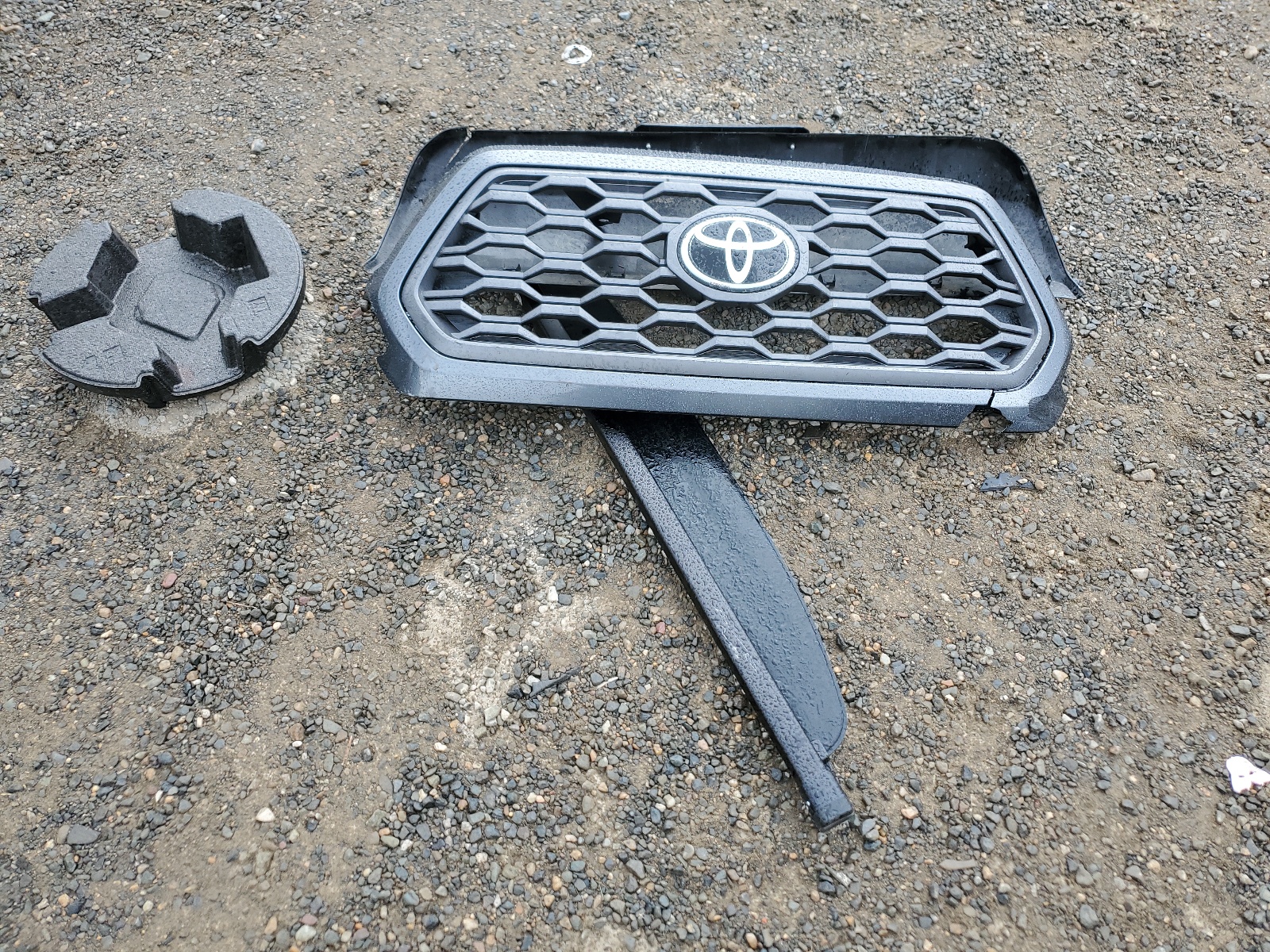 2T3RWRFV4MW113450 2021 Toyota Rav4 Xle