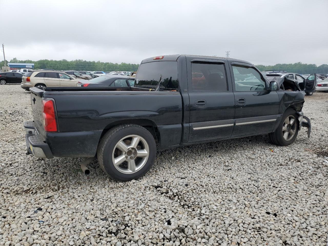 2006 Chevrolet Silverado - Image 3