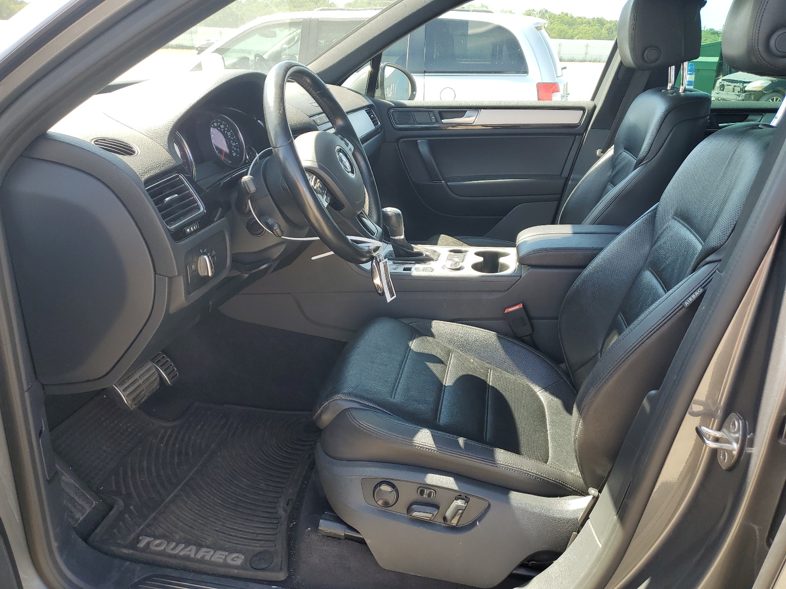 WVGRF7BP3HD006030 2017 Volkswagen Touareg Wolfsburg