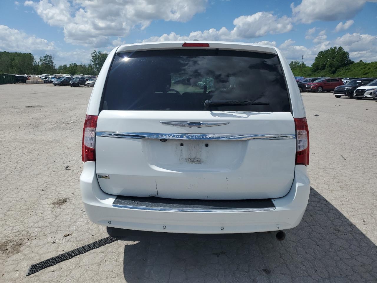 2C7WC1CG8FR645707 2015 Chrysler Town & Country Touring L