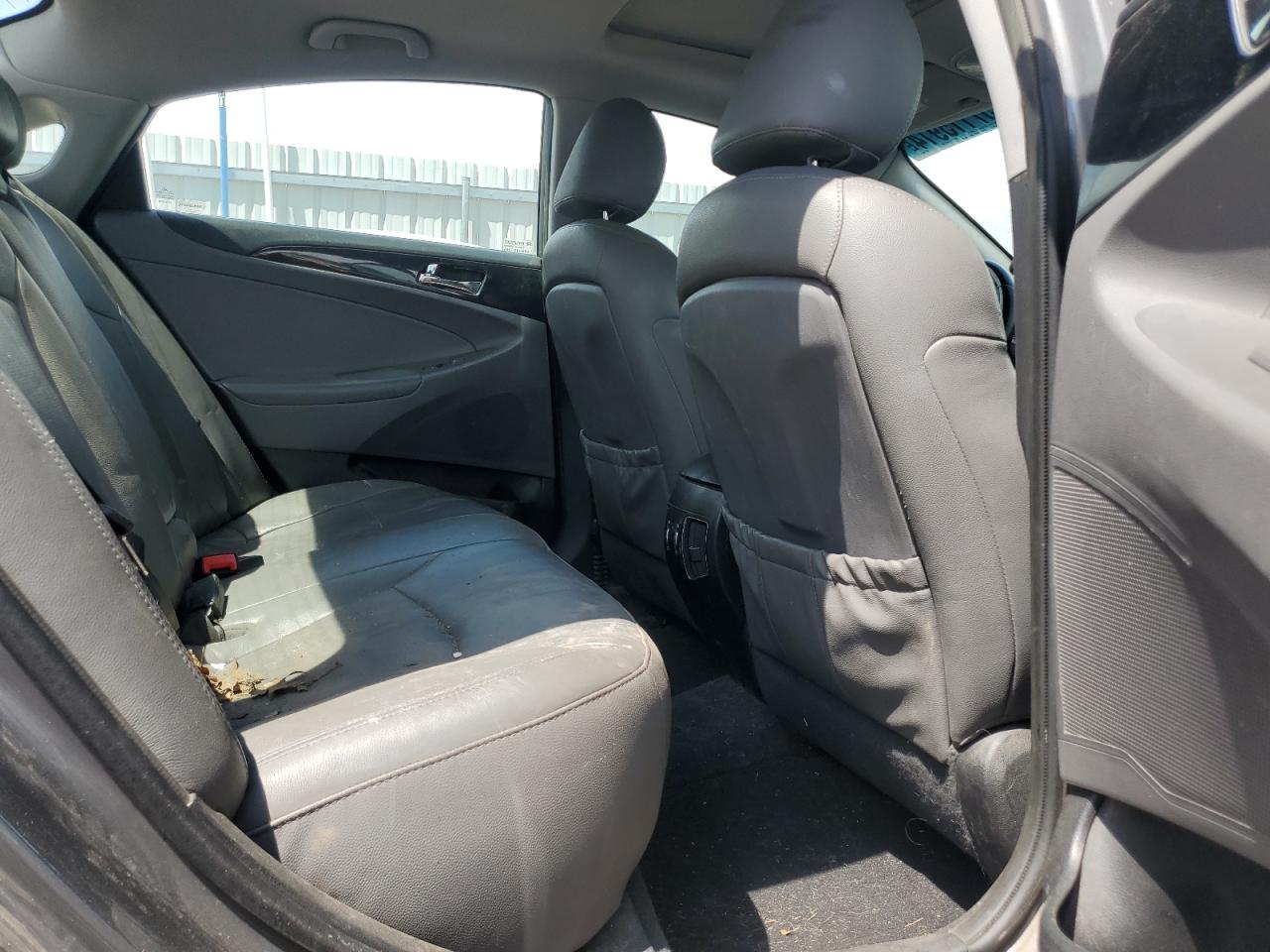 2013 Hyundai Sonata - Image 10