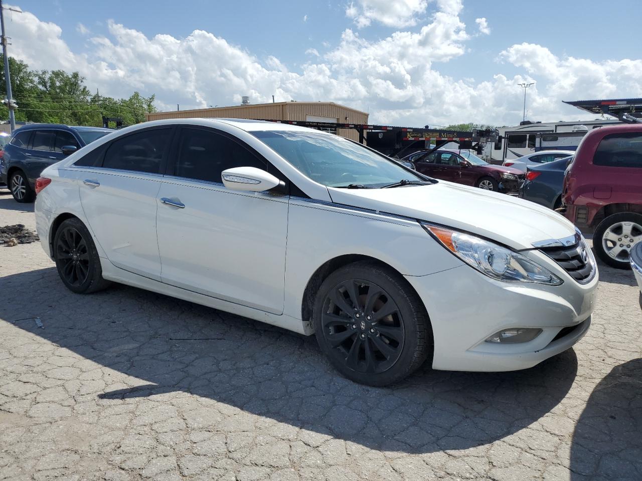 2011 Hyundai Sonata - Image 4