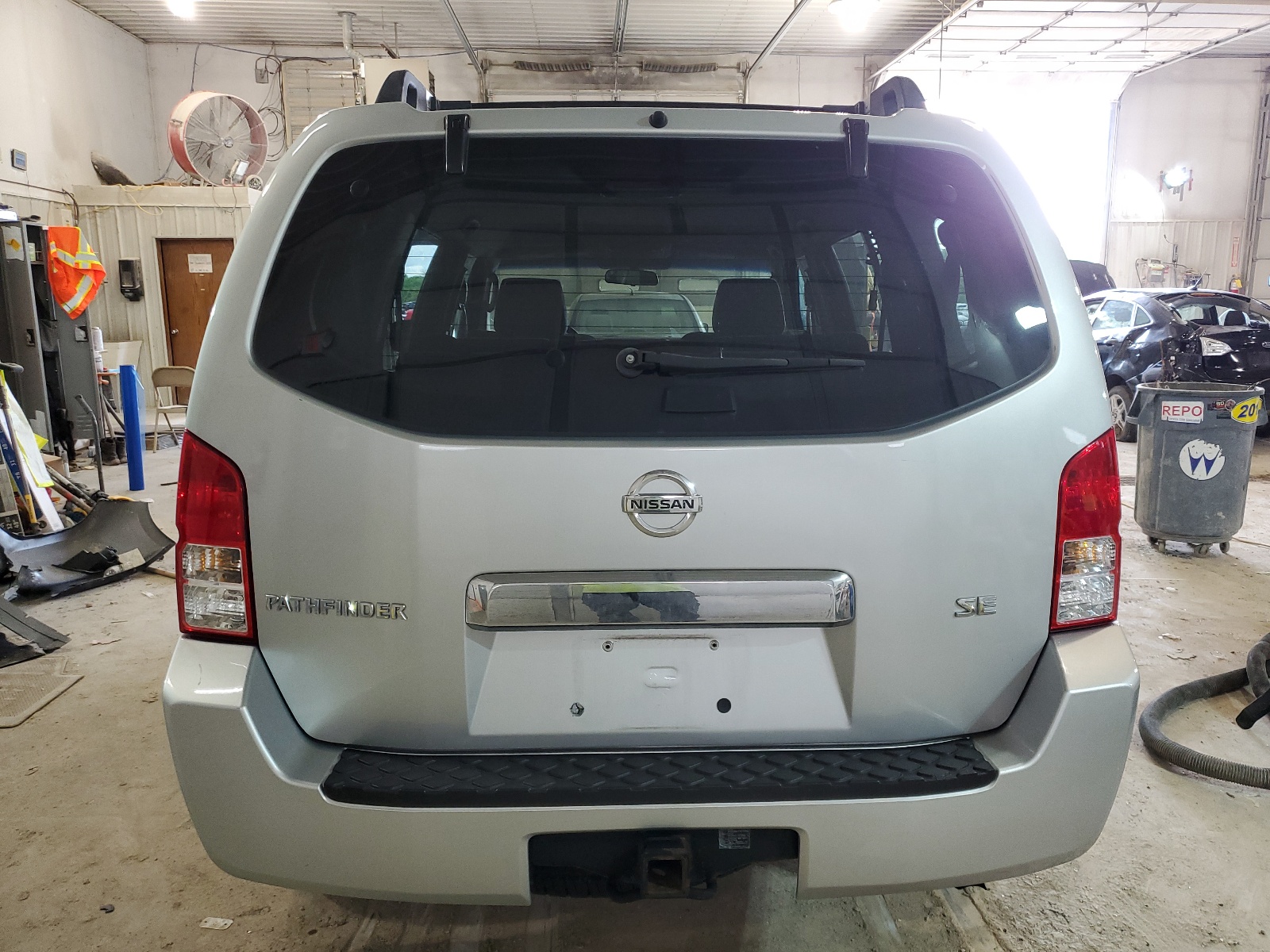 5N1AR18W35C771224 2005 Nissan Pathfinder Le