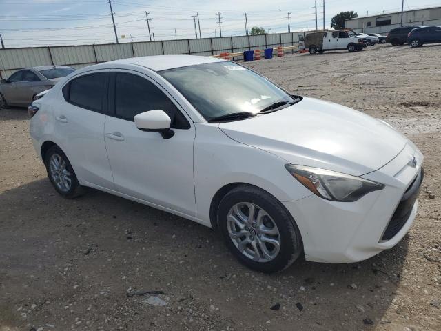 Седаны TOYOTA YARIS 2017 Белый