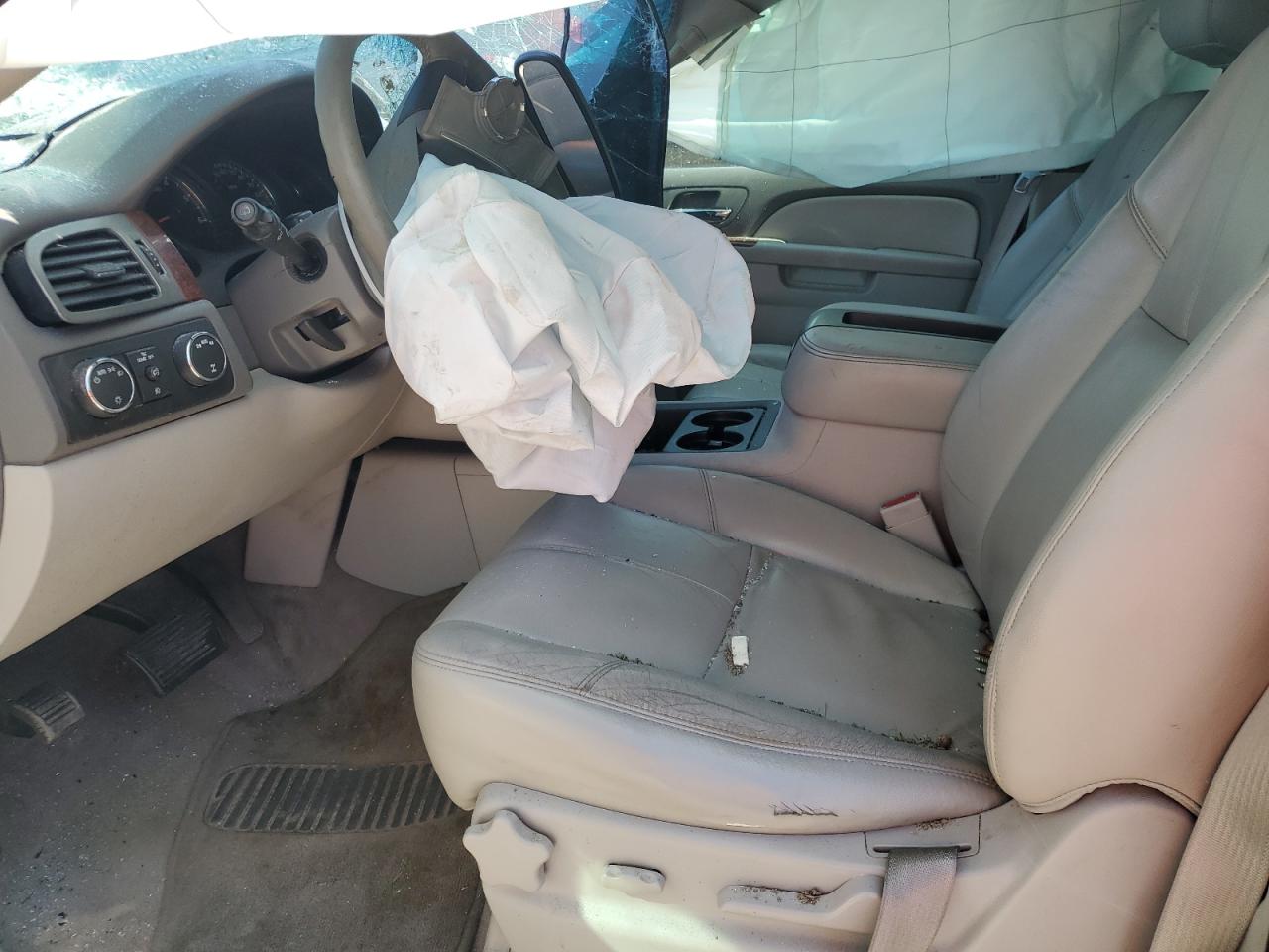 2010 Chevrolet Tahoe K1500 Lt VIN: 1GNUKBE01AR210644 Lot: 56370124