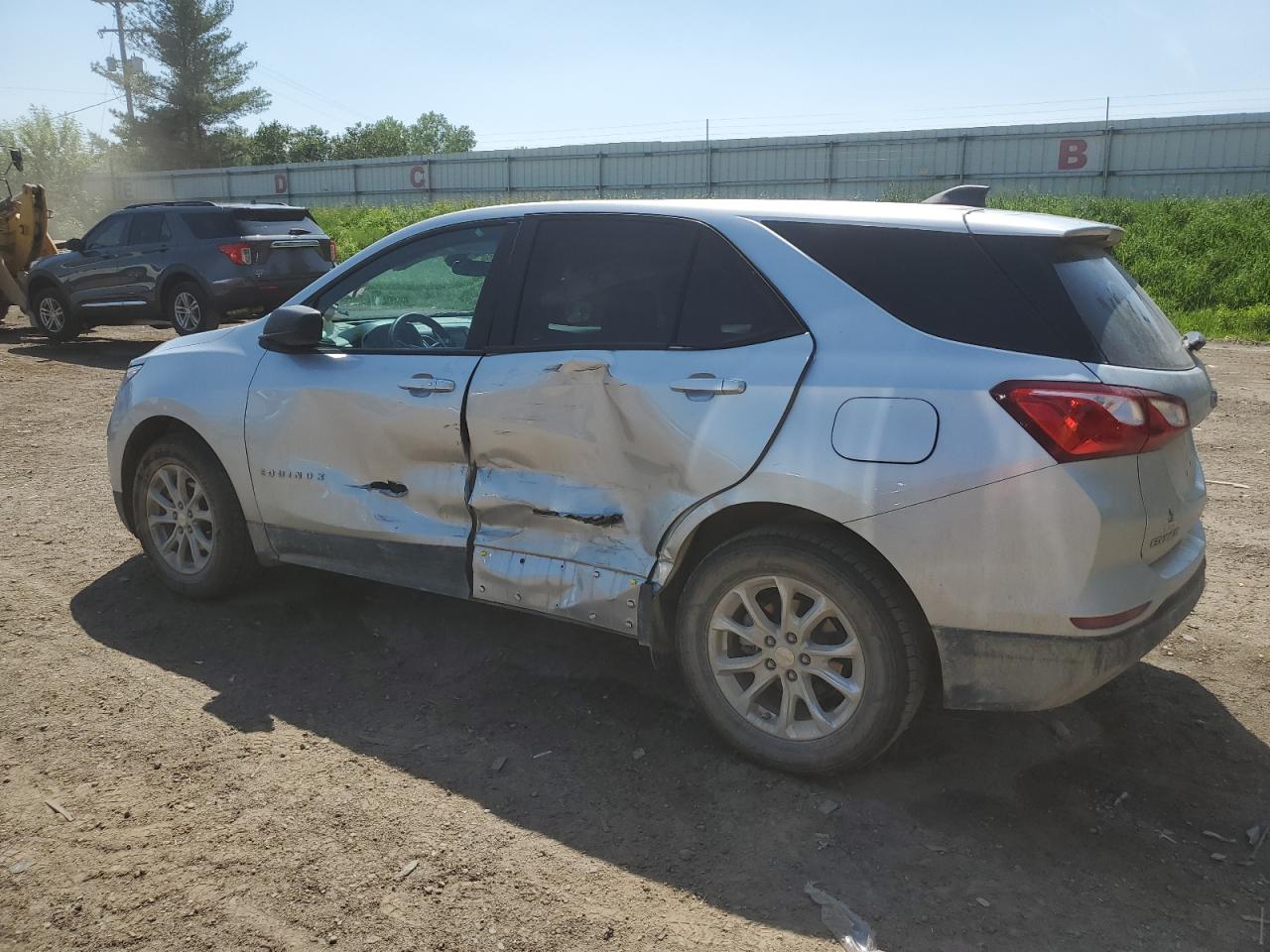 3GNAXHEV2MS167324 2021 CHEVROLET EQUINOX - Image 2