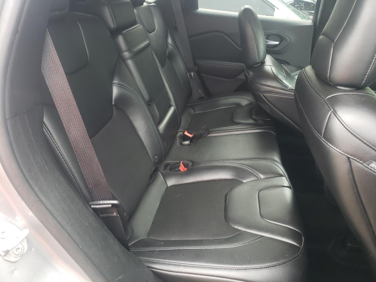 2019 Jeep Cherokee Latitude Plus VIN: 1C4PJLLB9KD301291 Lot: 56245284