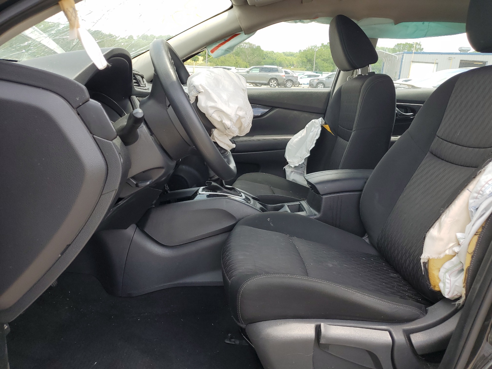 KNMAT2MT7JP608957 2018 Nissan Rogue S