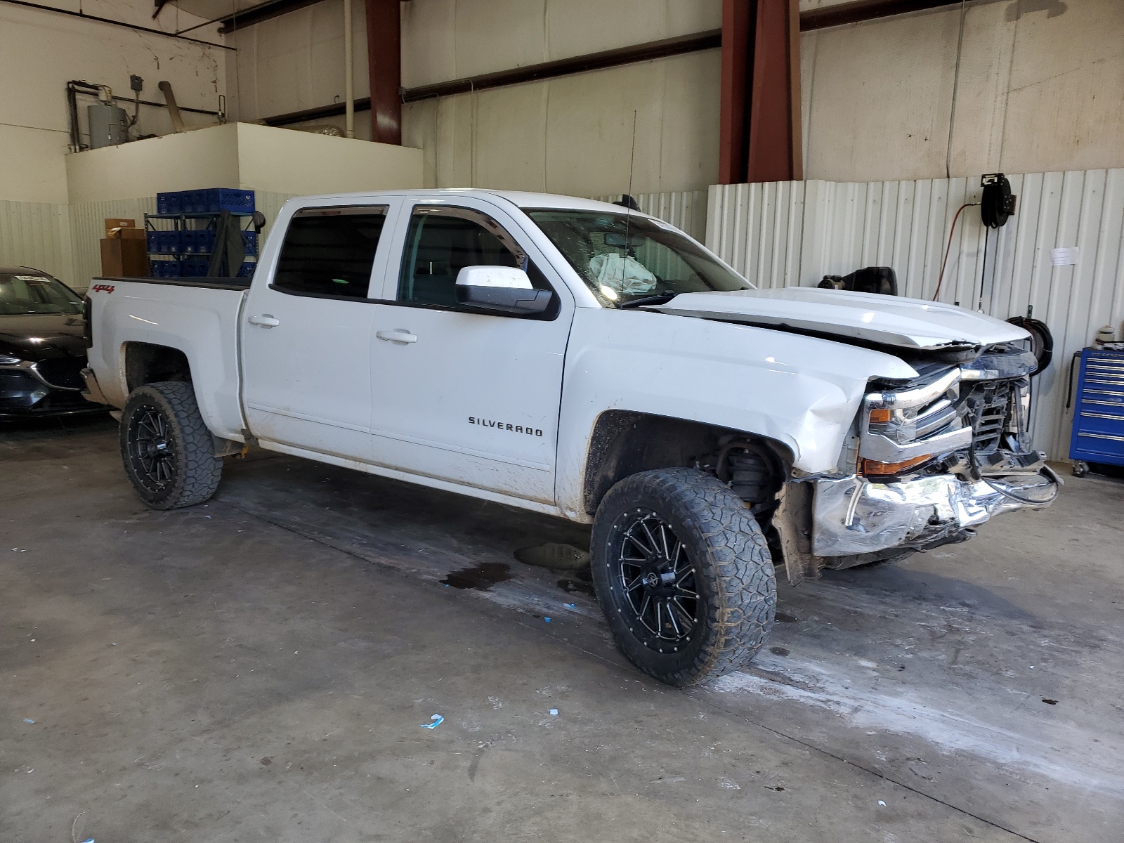 2018 Chevrolet Silverado K1500 Lt vin: 3GCUKREH7JG166835