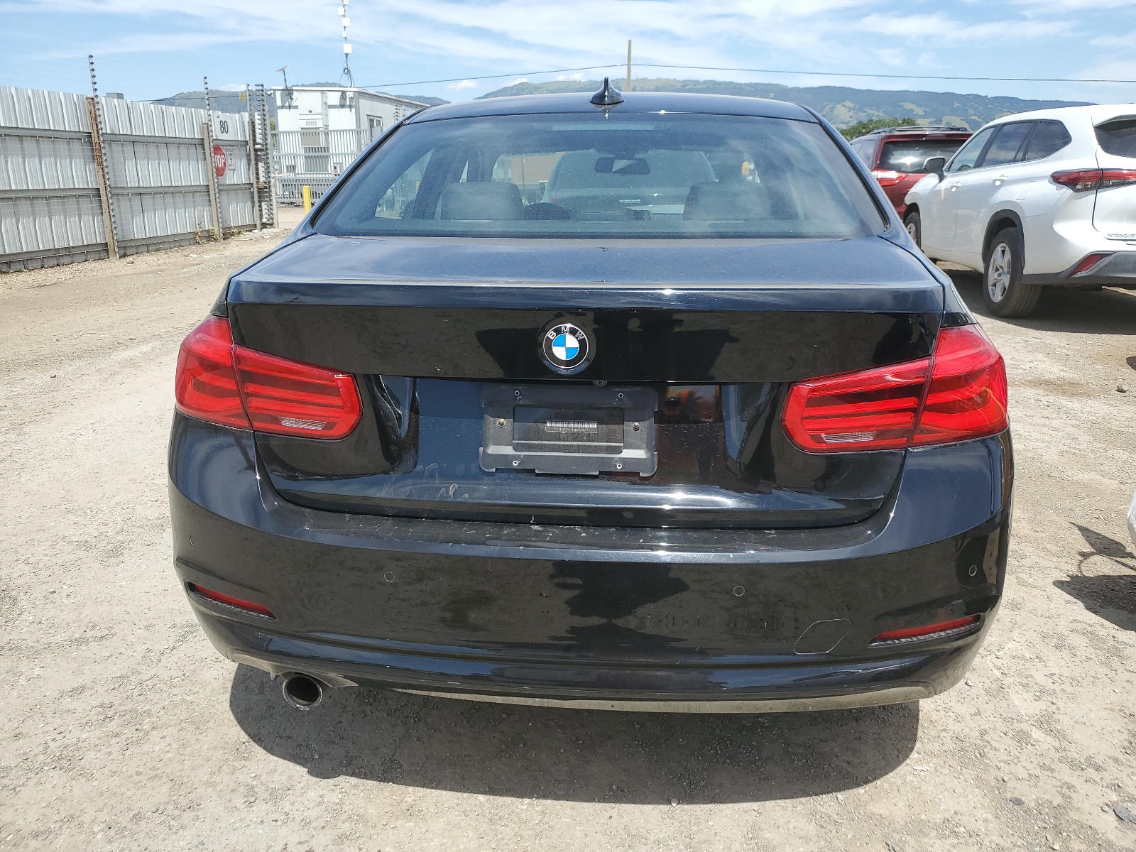 WBA8E1G33HNU17246 2017 BMW 320 I