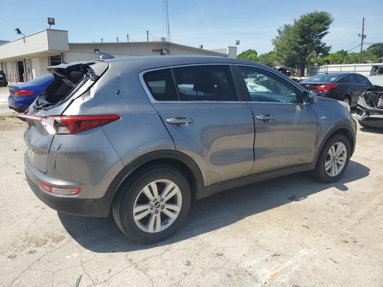 VIN KNDPMCAC8H7065033 2017 KIA SPORTAGE no.3