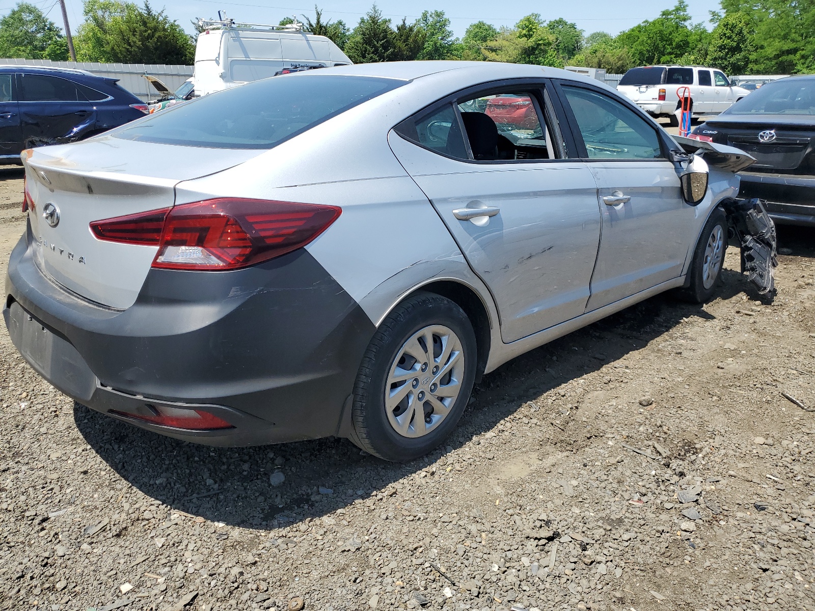 2019 Hyundai Elantra Se vin: KMHD74LF4KU820772