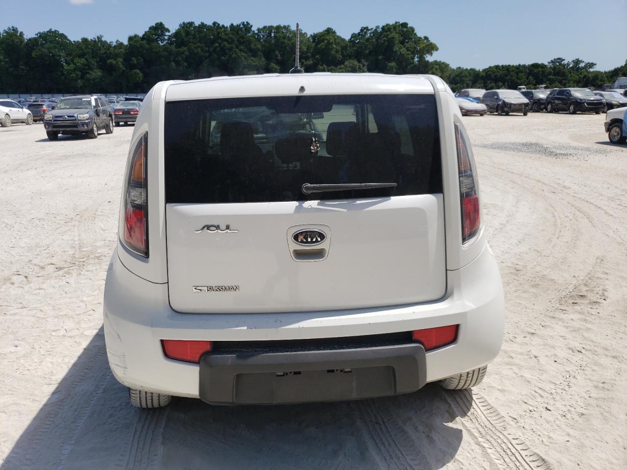 2010 Kia Soul + VIN: KNDJT2A21A7042628 Lot: 54324694
