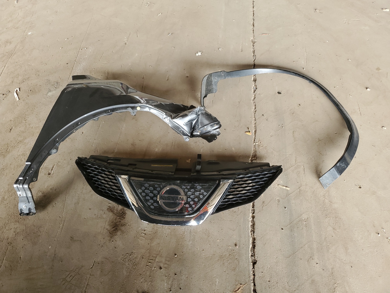 JN1BJ1CP4JW188155 2018 Nissan Rogue Sport S