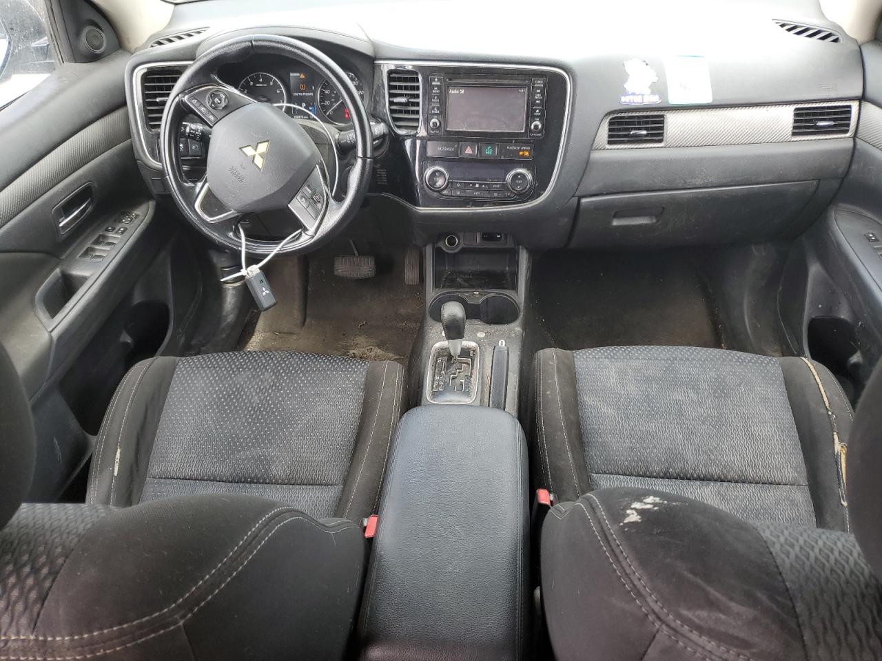 JA4AZ3A36GZ016854 2016 Mitsubishi Outlander Se