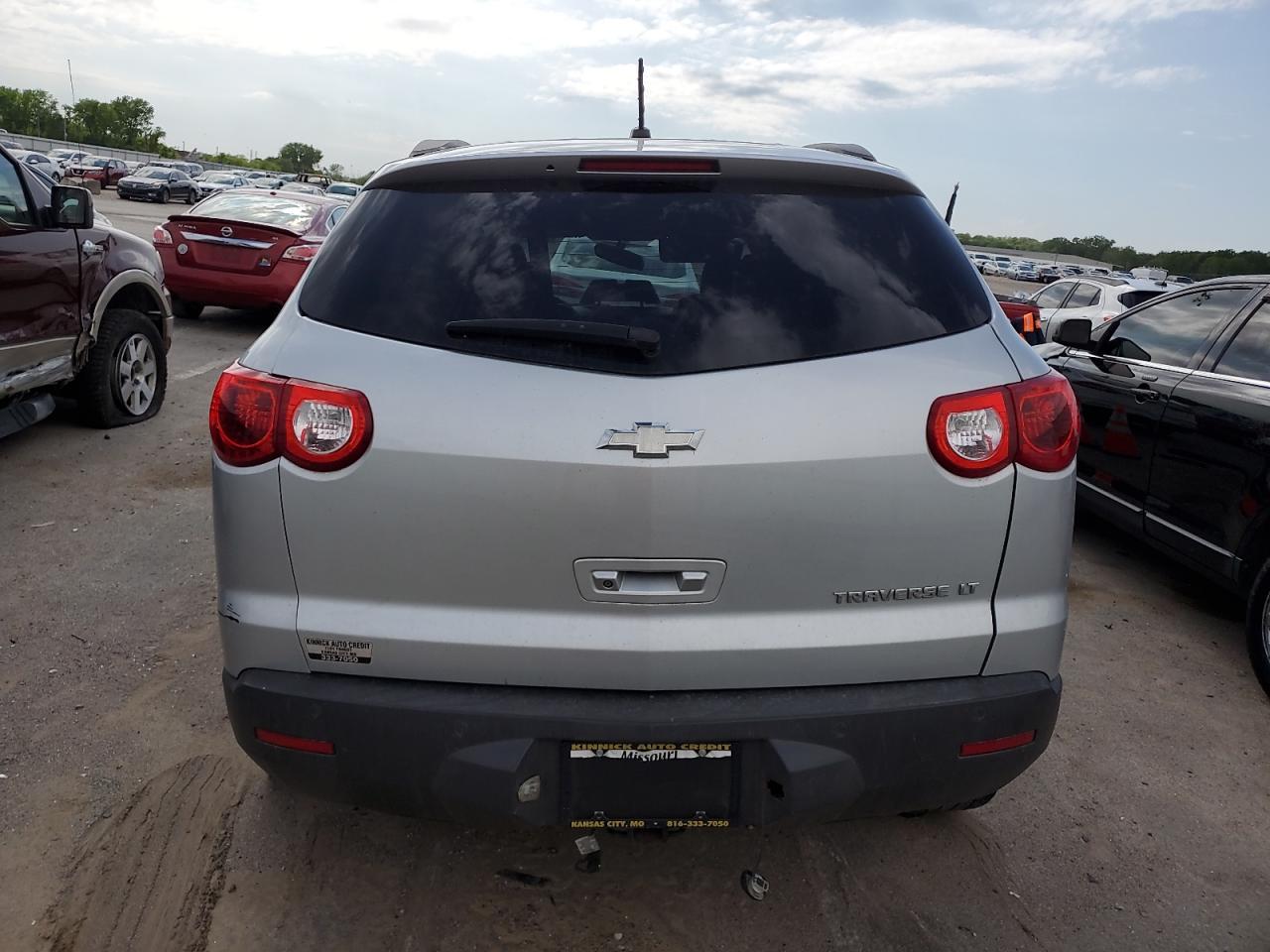 2011 Chevrolet Traverse - Image 6
