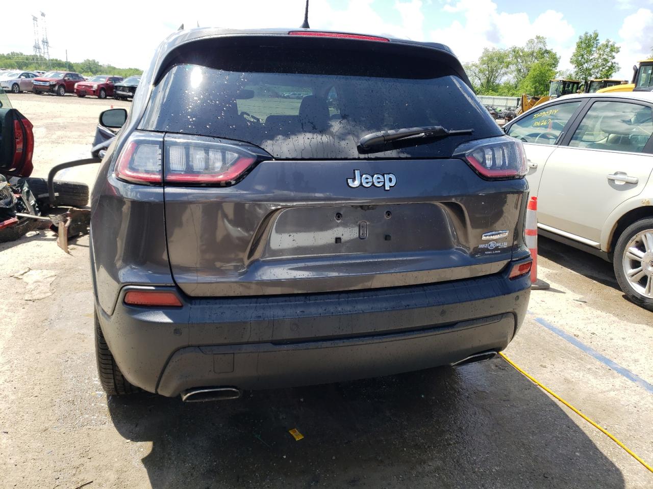 1C4PJLLN0KD215832 2019 Jeep Cherokee Latitude Plus