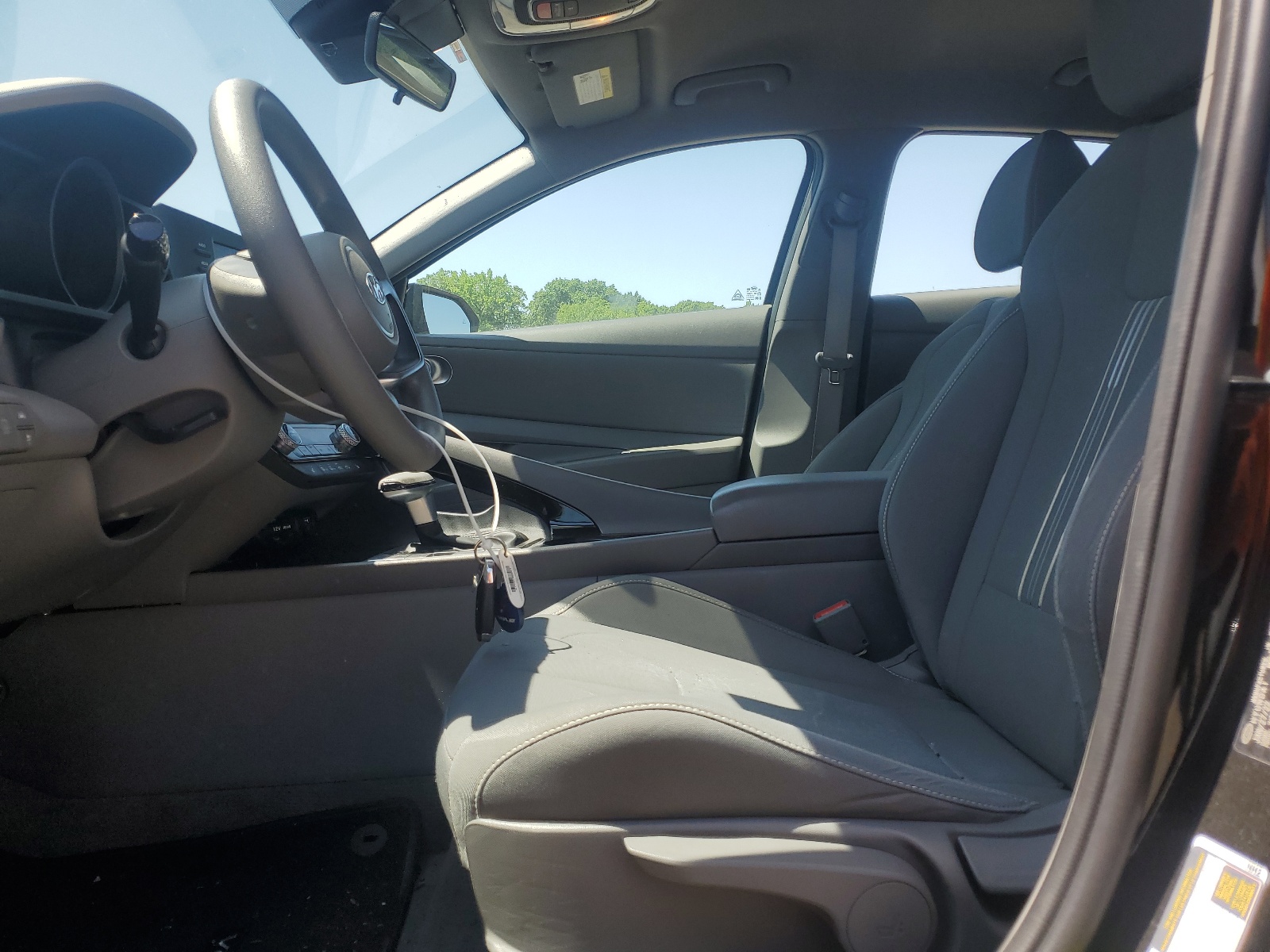 KMHLM4AJ6NU023911 2022 Hyundai Elantra Blue