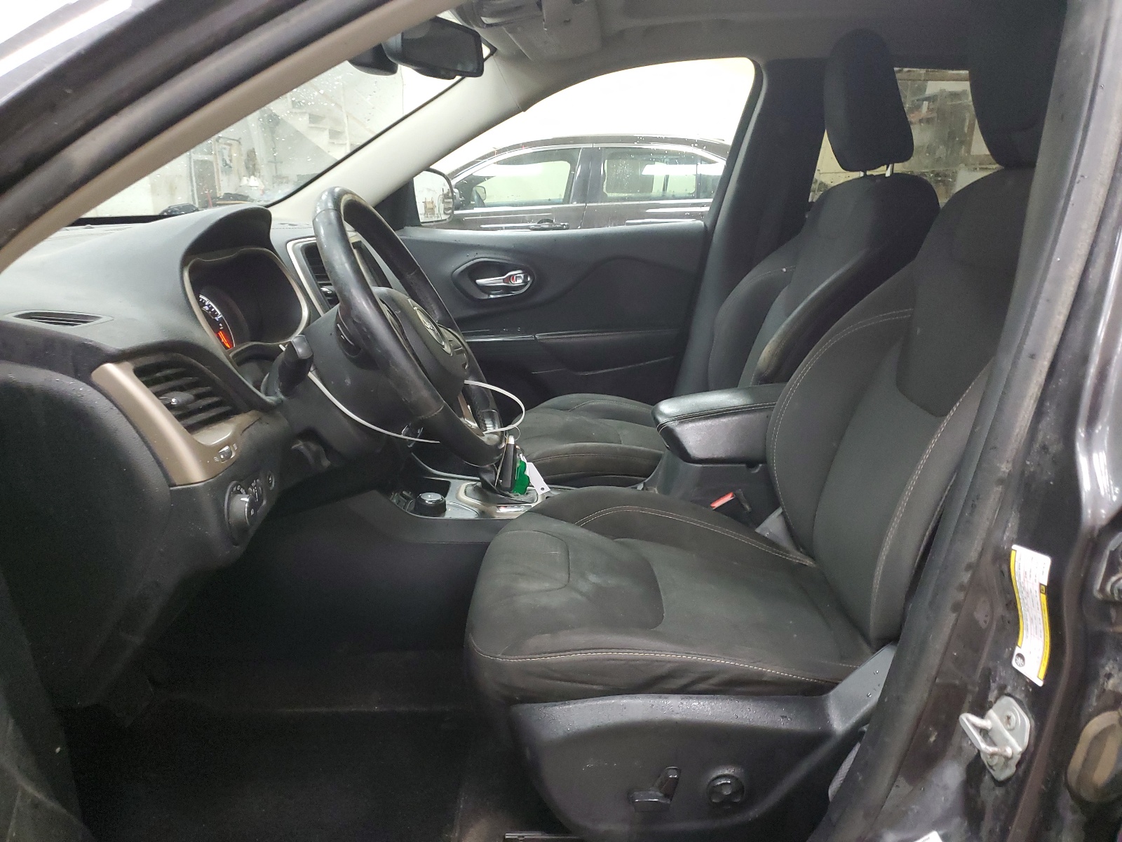 1C4PJMCS1GW197817 2016 Jeep Cherokee Latitude