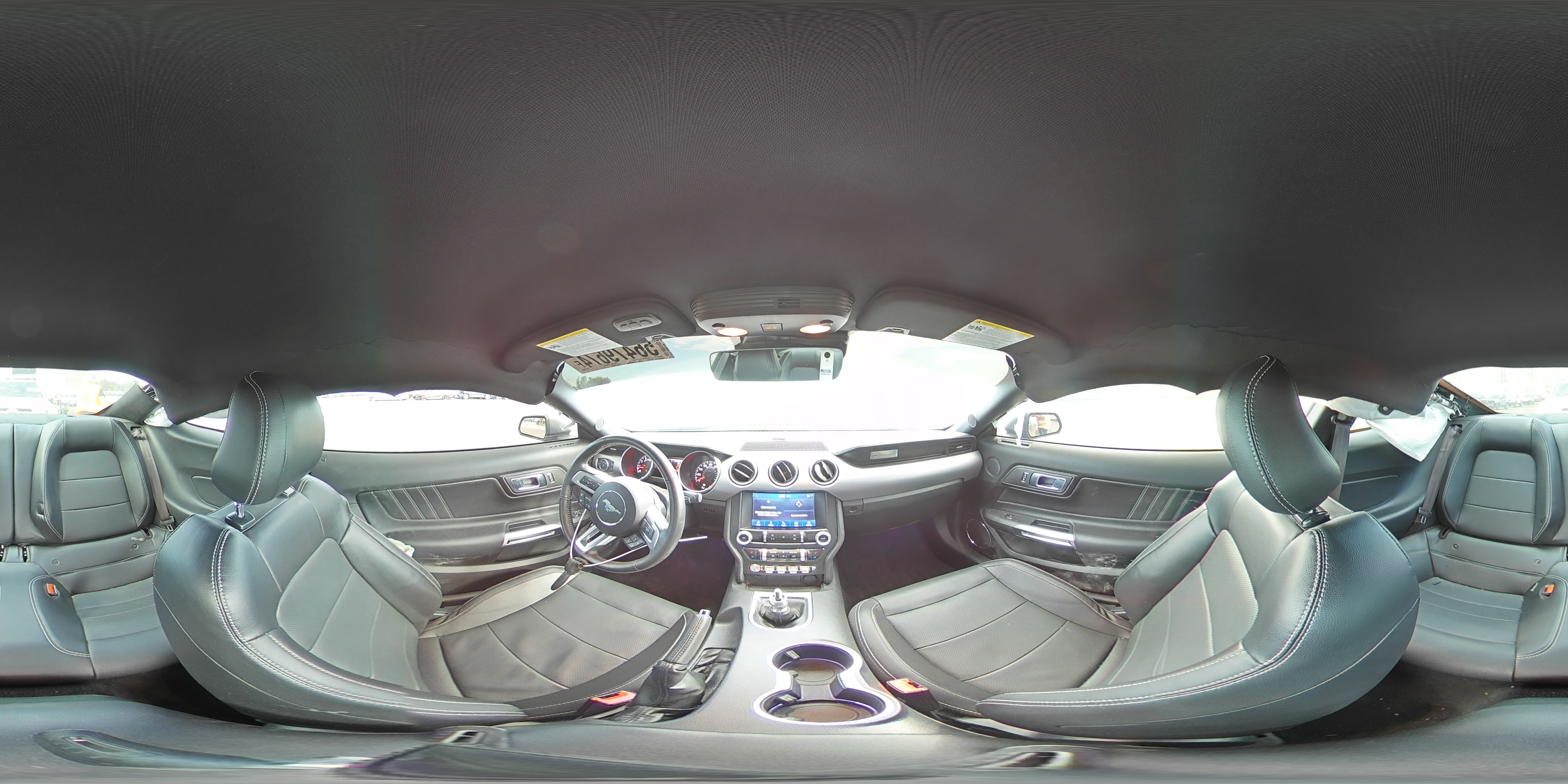 2022 Ford Mustang - Image 12