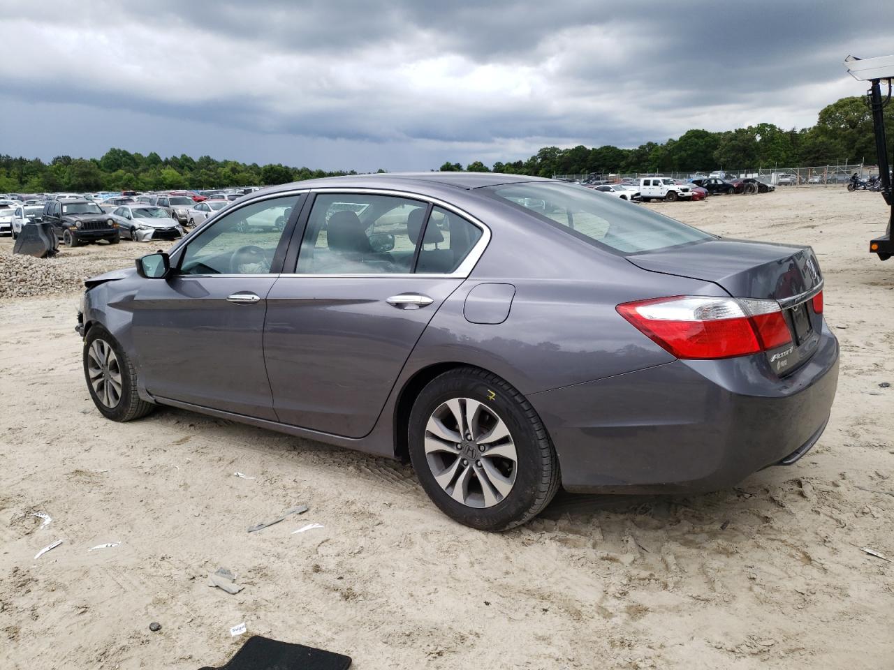 1HGCR2F38FA172345 2015 HONDA ACCORD - Image 2