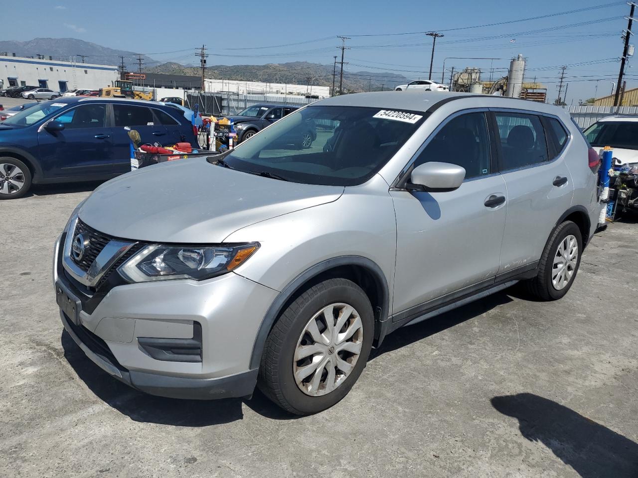 5N1AT2MT0HC776128 2017 NISSAN ROGUE - Image 1