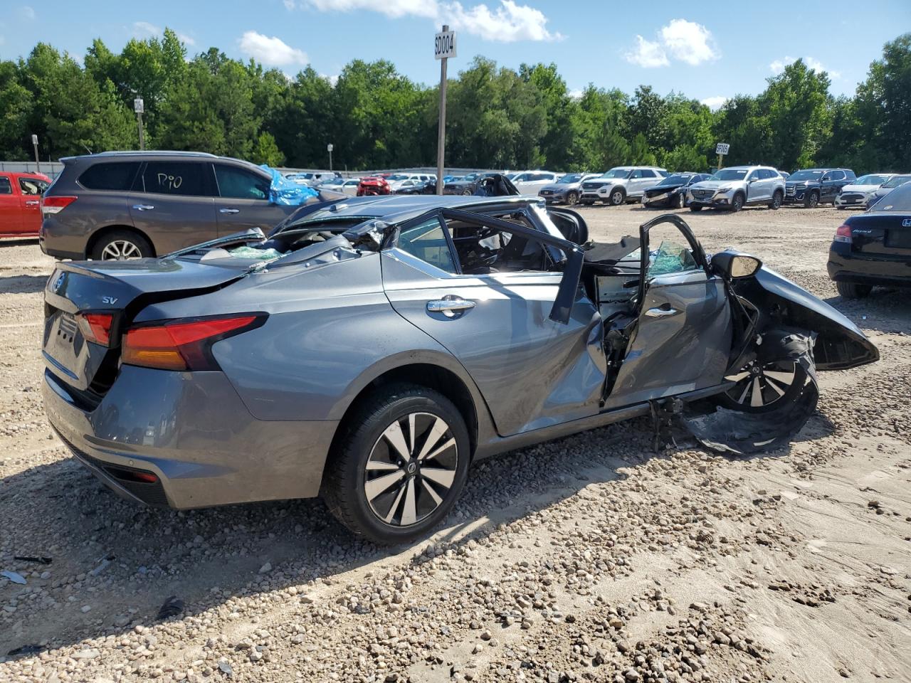 2019 Nissan Altima - Image 3