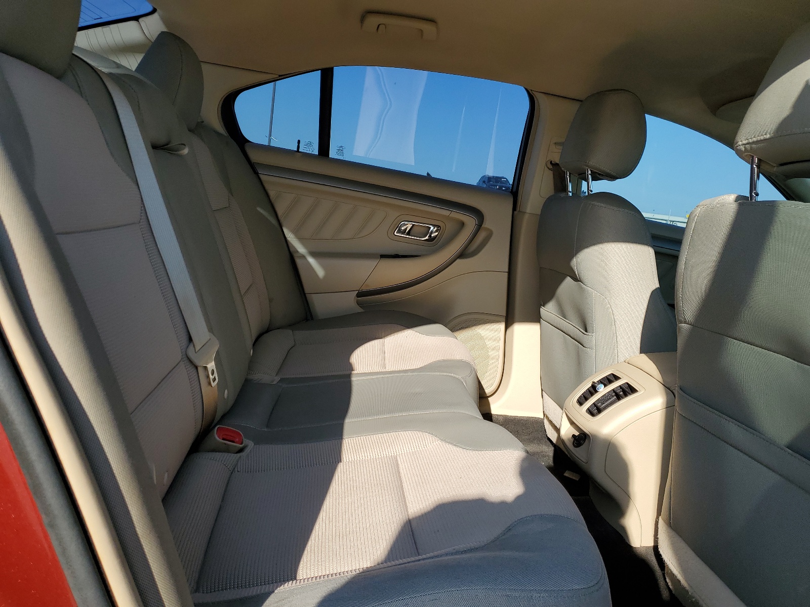 1FAHP2D88EG162117 2014 Ford Taurus Se