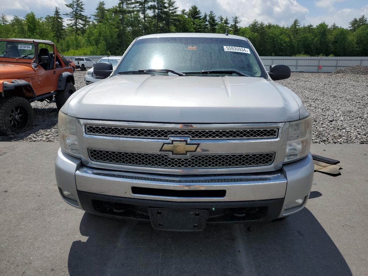 2011 Chevrolet Silverado - Image 5