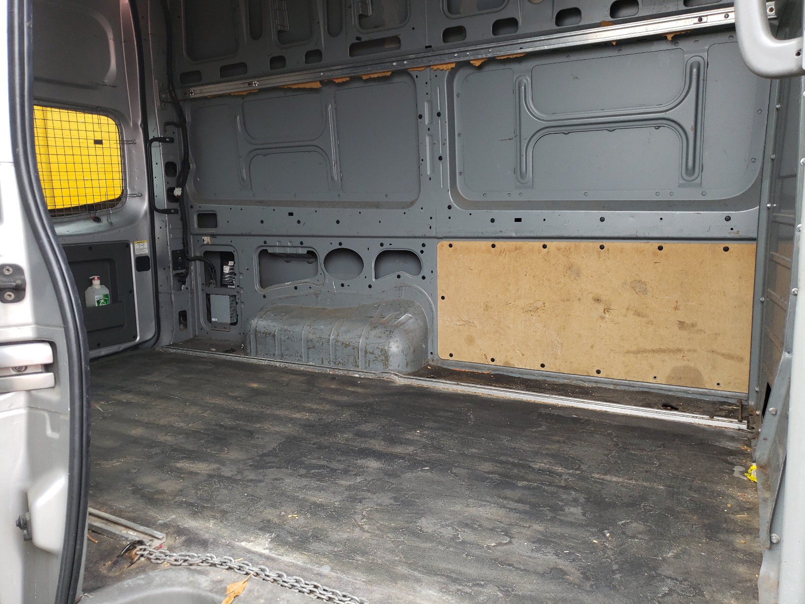 1N6AF0LY4CN109988 2012 Nissan Nv 2500