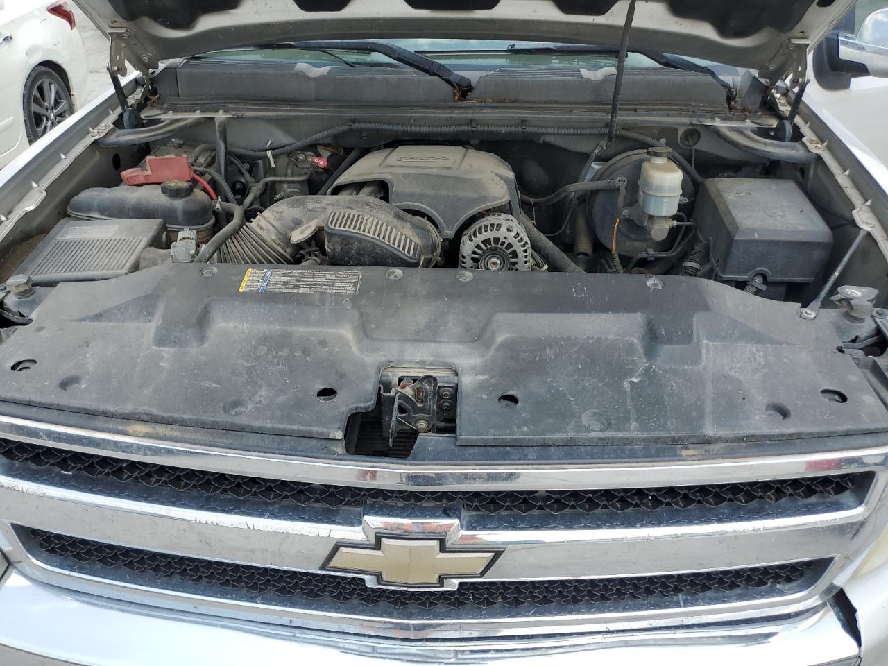 2011 Chevrolet Silverado - Image 11