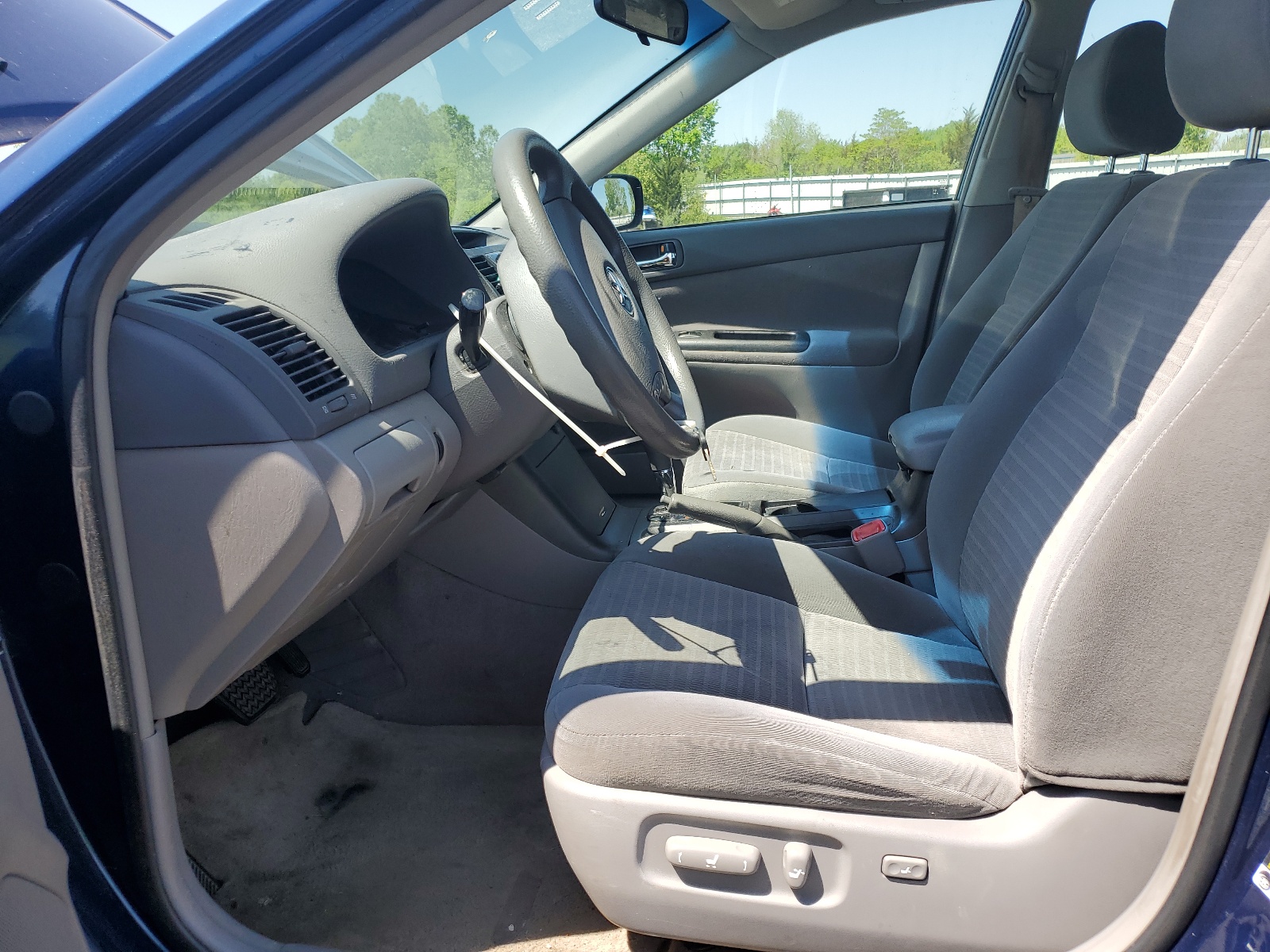 4T1BE32K55U099761 2005 Toyota Camry Le