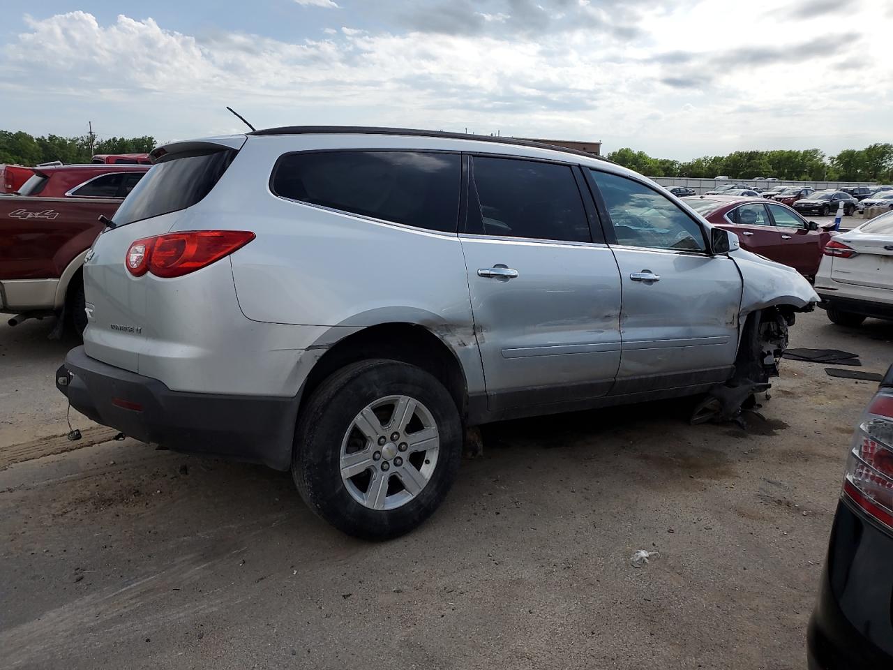 2011 Chevrolet Traverse - Image 3