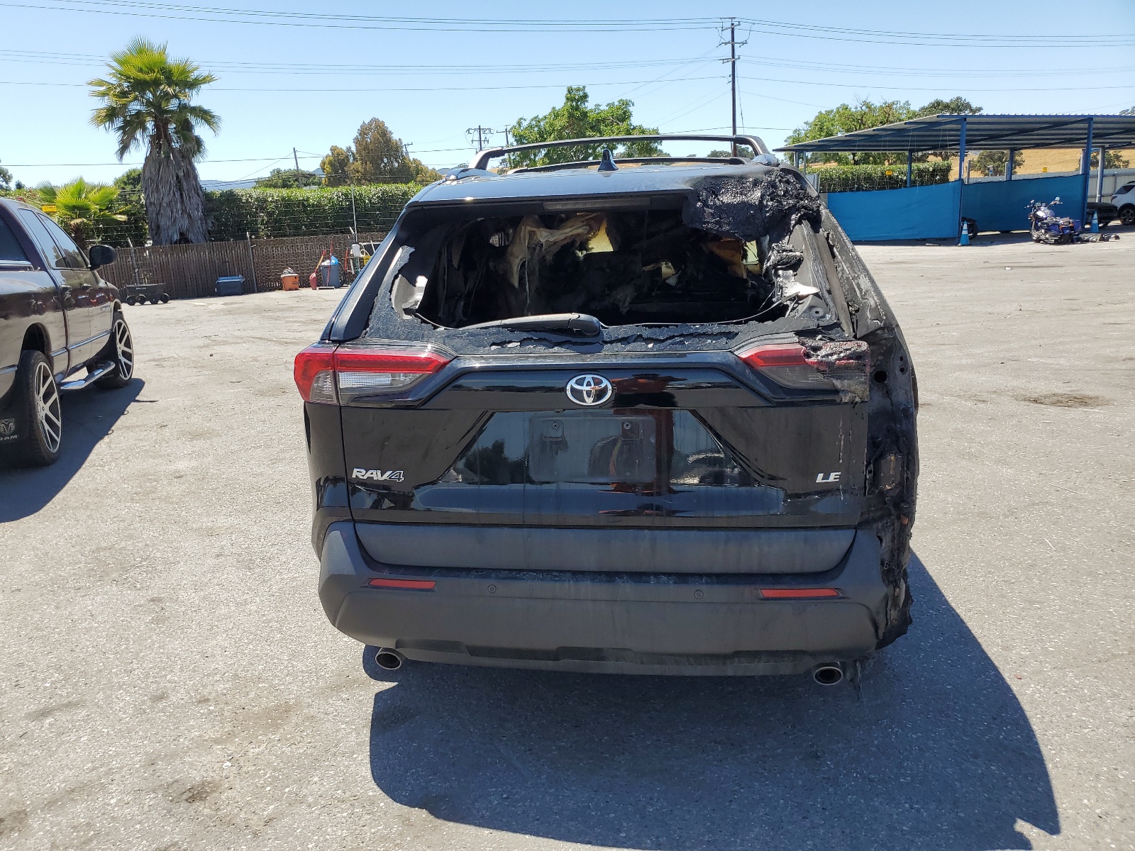 2T3K1RFVXKC019247 2019 Toyota Rav4 Le