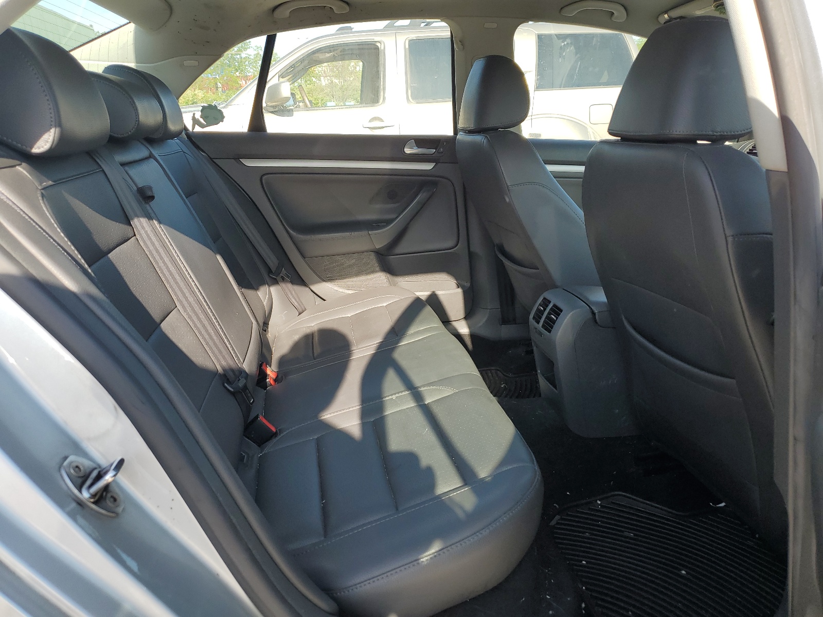 3VWRJ71K48M119852 2008 Volkswagen Jetta Wolfsburg