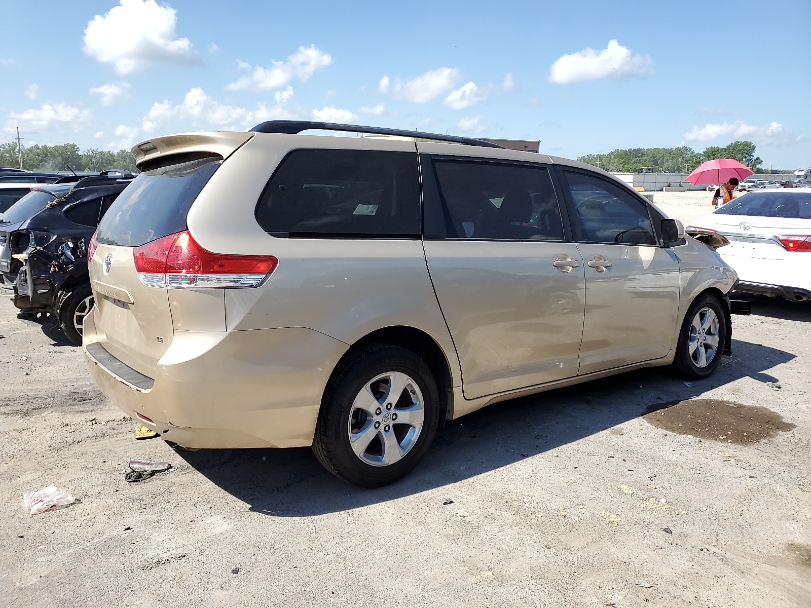 2014 Toyota Sienna Le vin: 5TDKK3DC0ES455427