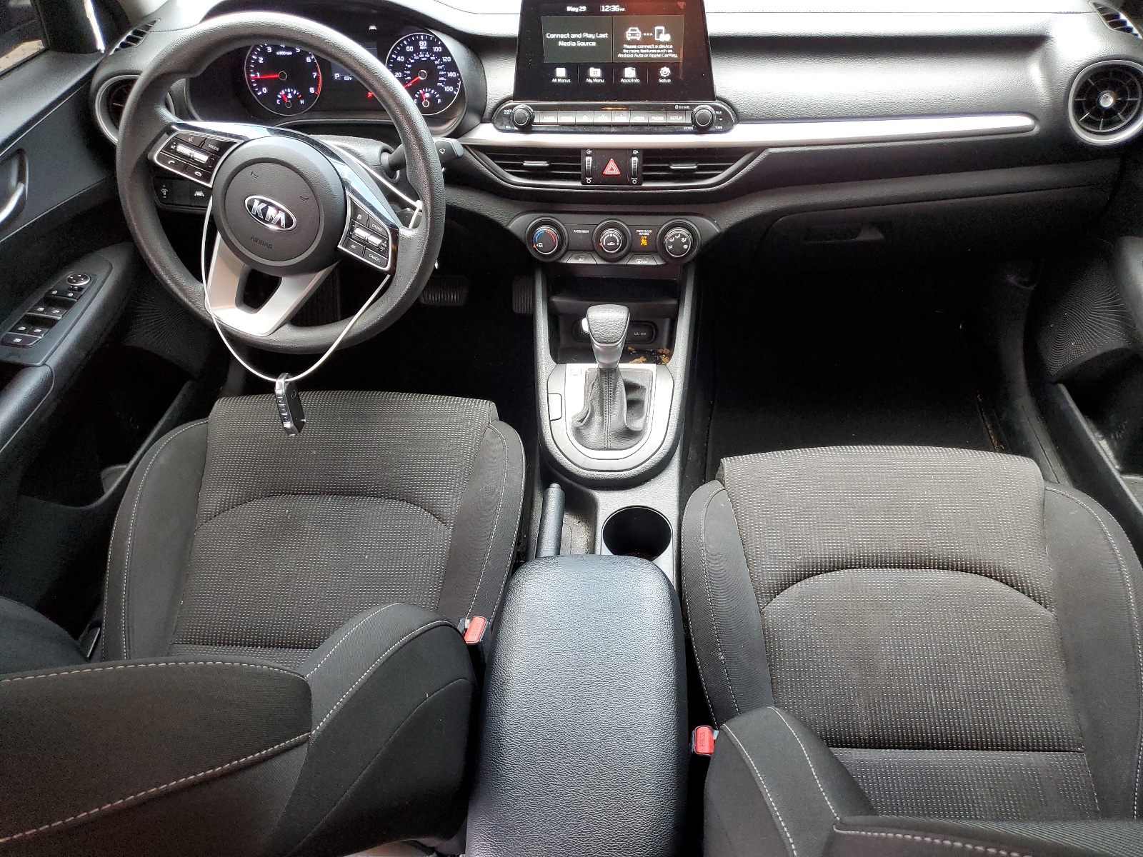 3KPF24ADXME284392 2021 Kia Forte Fe