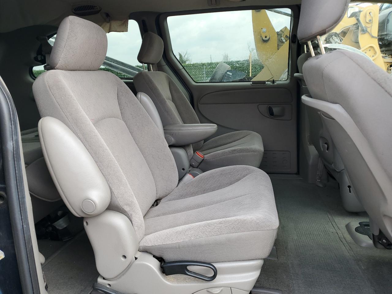 2002 Dodge Grand Caravan El VIN: 2B8GP343X2R697455 Lot: 53918354