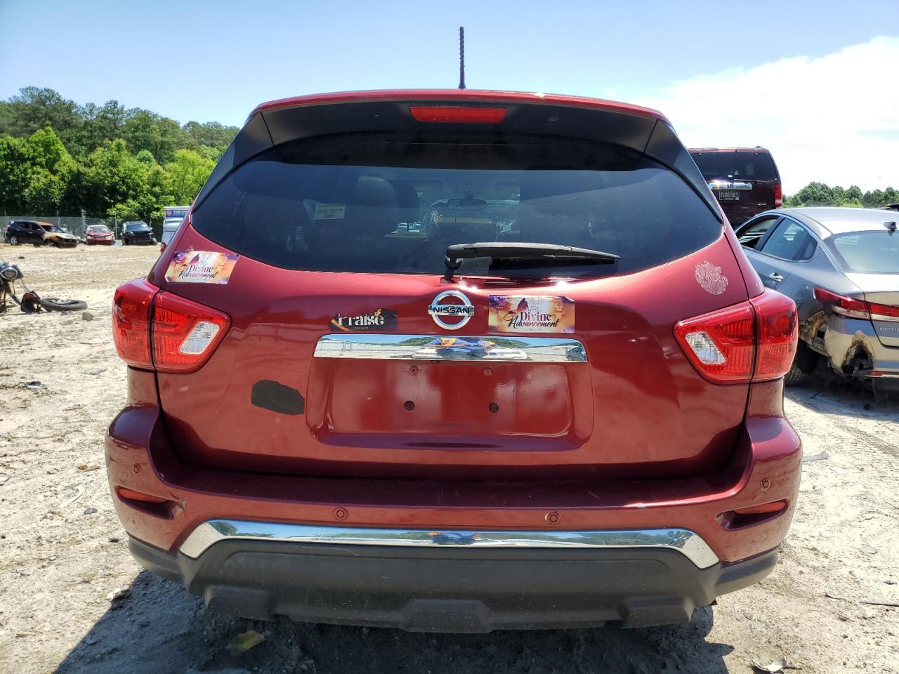 2017 Nissan Pathfinder S VIN: 5N1DR2MM8HC615434 Lot: 56371054