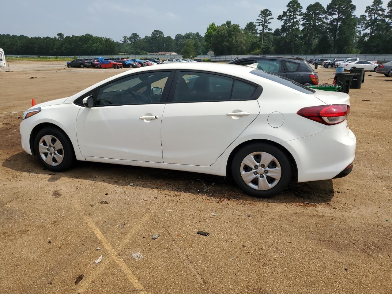 2018 Kia Forte Lx VIN: 3KPFK4A72JE240084 Lot: 55620404