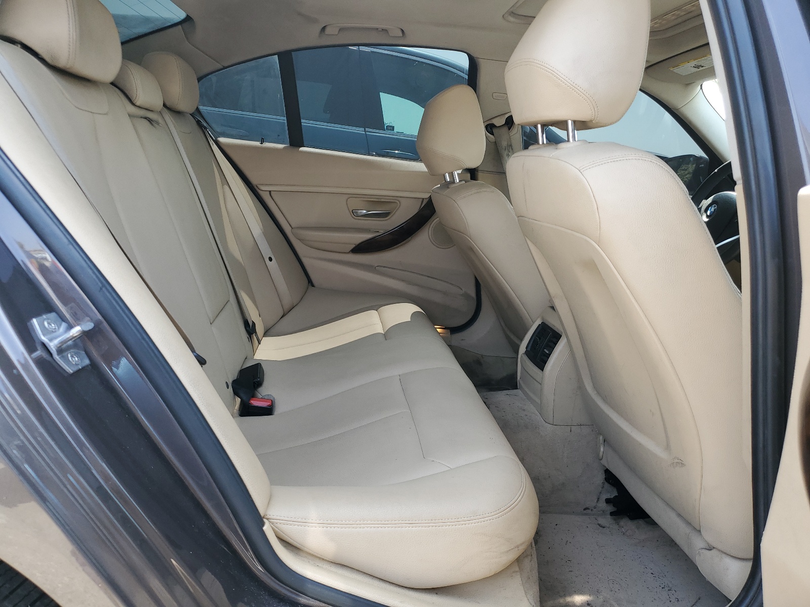 WBA3B1C5XEP679629 2014 BMW 320 I