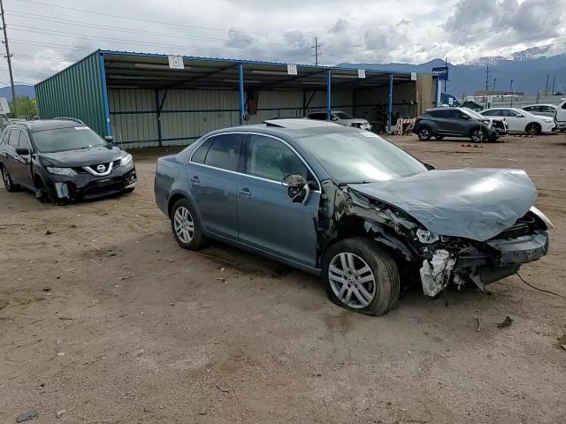 2006 Volkswagen Jetta 2.5 Option Package 1 VIN: 3VWSF71K96M777697 Lot: 55710564