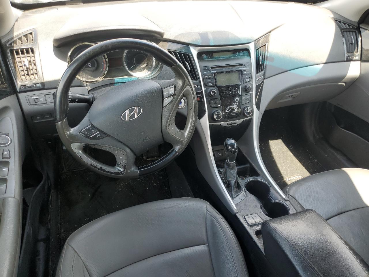 2013 Hyundai Sonata - Image 8