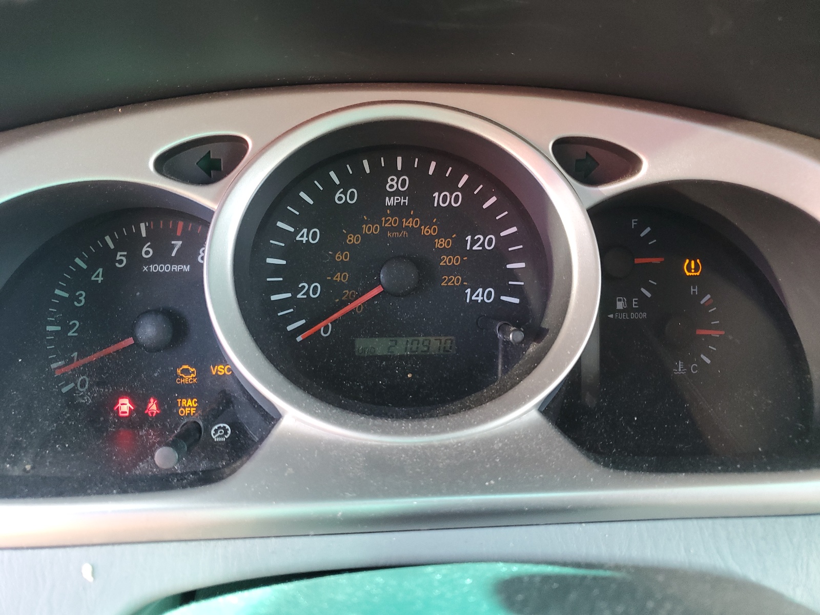 JTEGD21A650106753 2005 Toyota Highlander