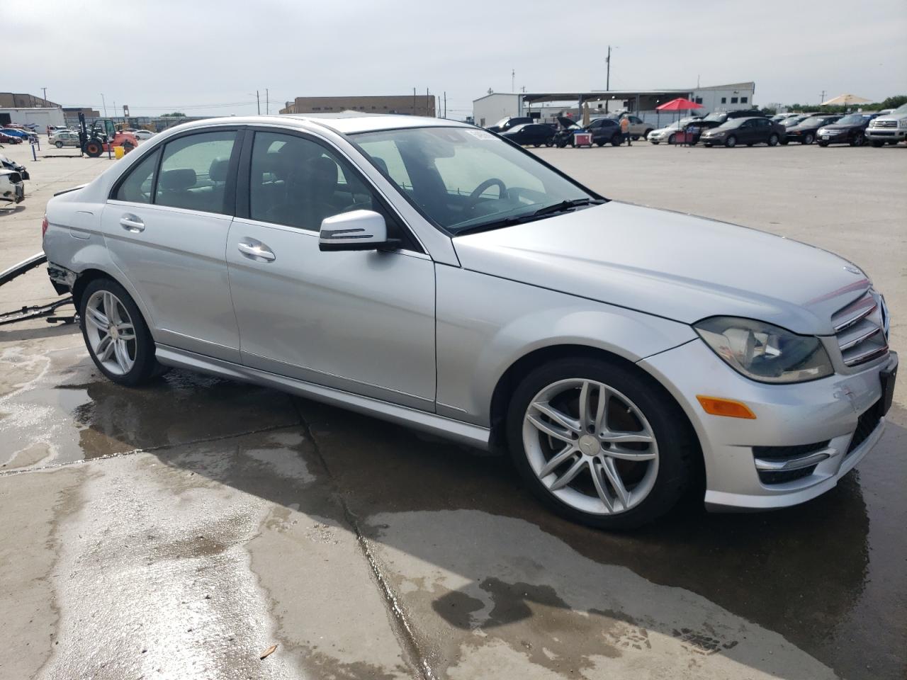 VIN WDDGF4HB1DG103313 2013 MERCEDES-BENZ C-CLASS no.4