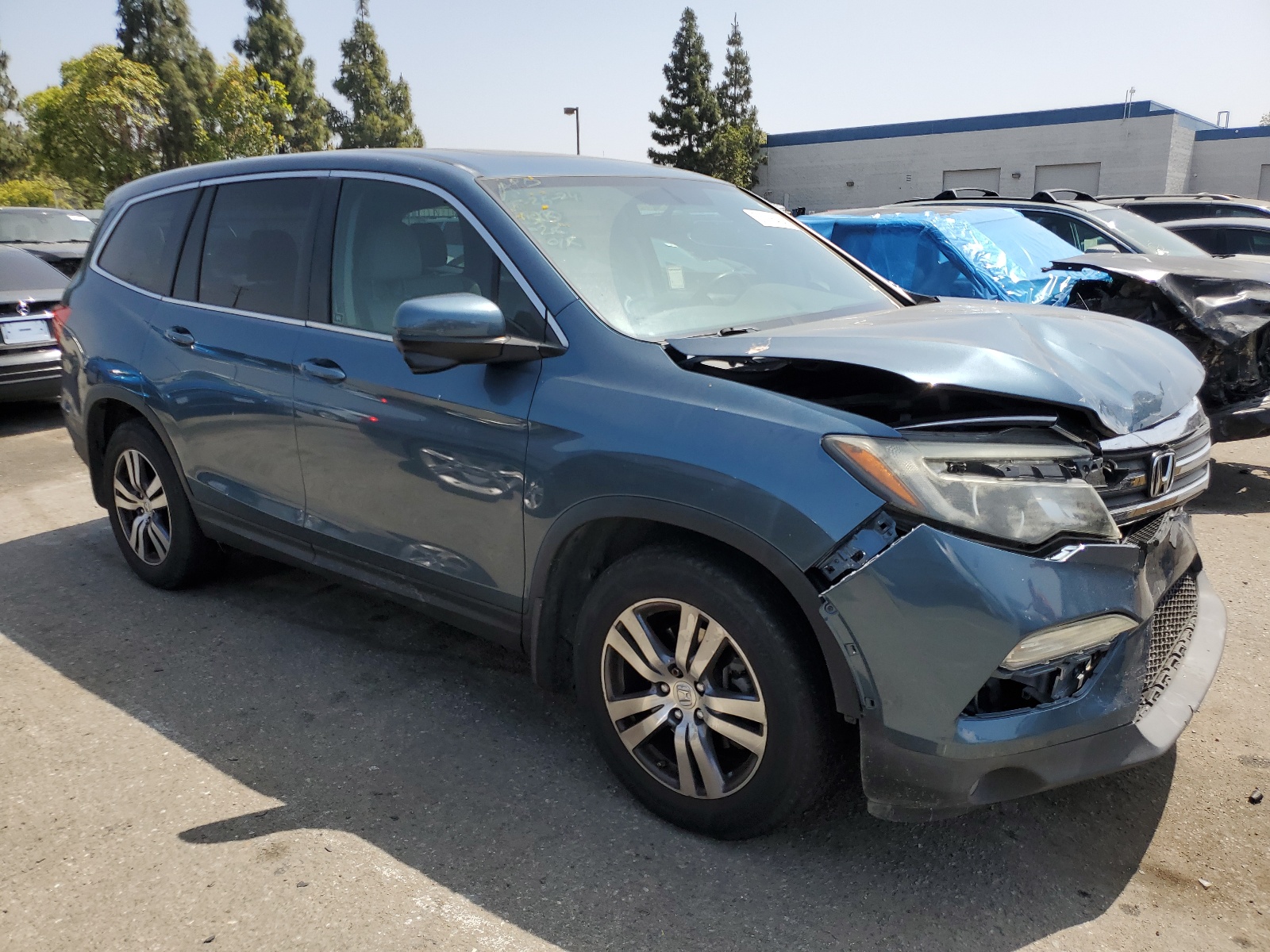 2017 Honda Pilot Exl vin: 5FNYF5H54HB008579