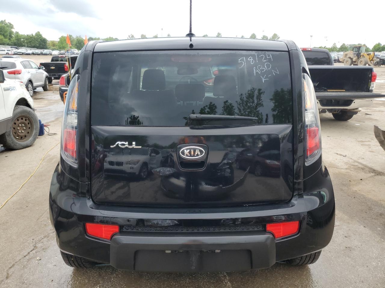 2010 Kia Soul + VIN: KNDJT2A24A7095467 Lot: 55289354